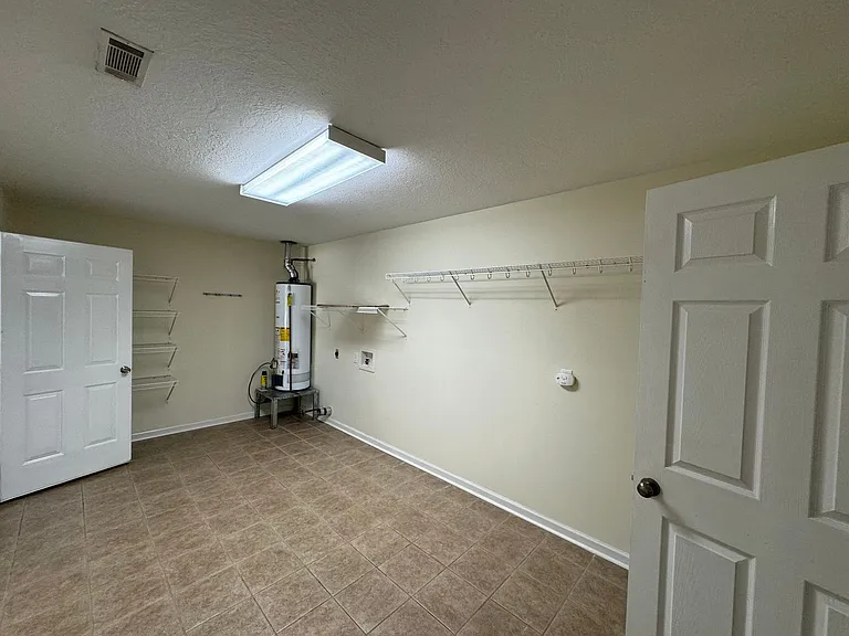656 Morton Rd — Photo 15