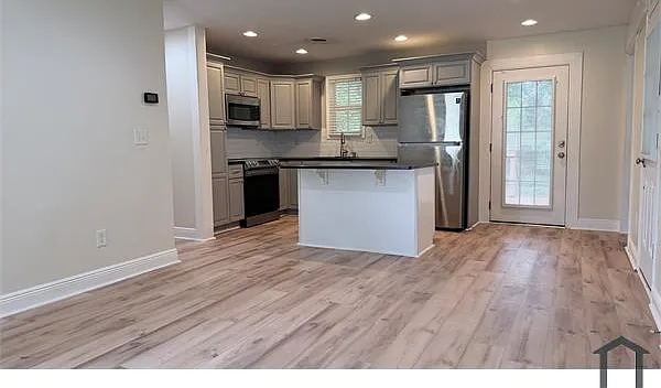 85 King Blvd — Photo 6