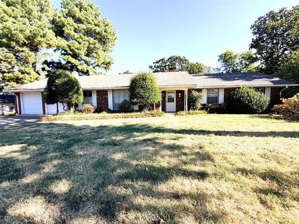 1310 Wade Wells Dr, Henryetta, OK 74437
