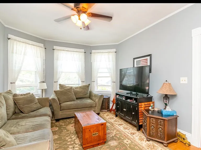 18 Dighton St — Photo 3