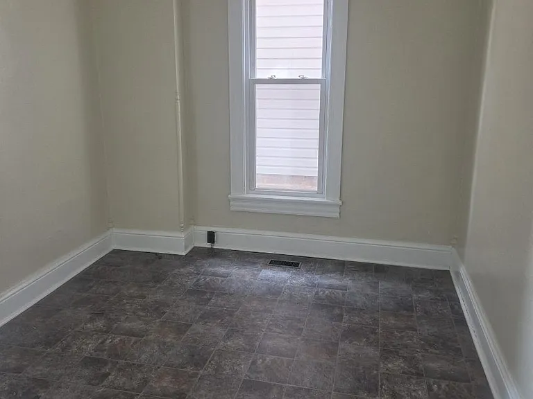 310 Maryland Ave — Photo 25
