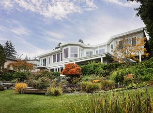 5055 Lochside Dr, Saanich, BC V8Y 2G1