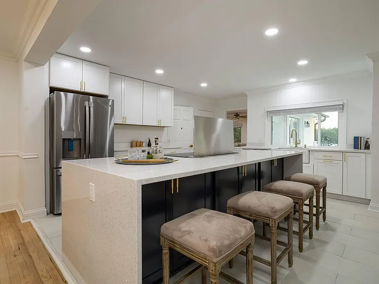 405 Park Lake Cir — Photo 26