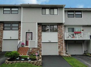 1026 Ryeland Ct, Bridgeville, PA 15017