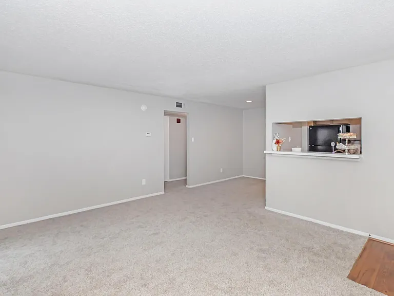 12148 Jollyville Rd — Photo 71