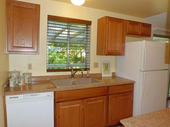 5th image of 8924 Skokomish Way NE