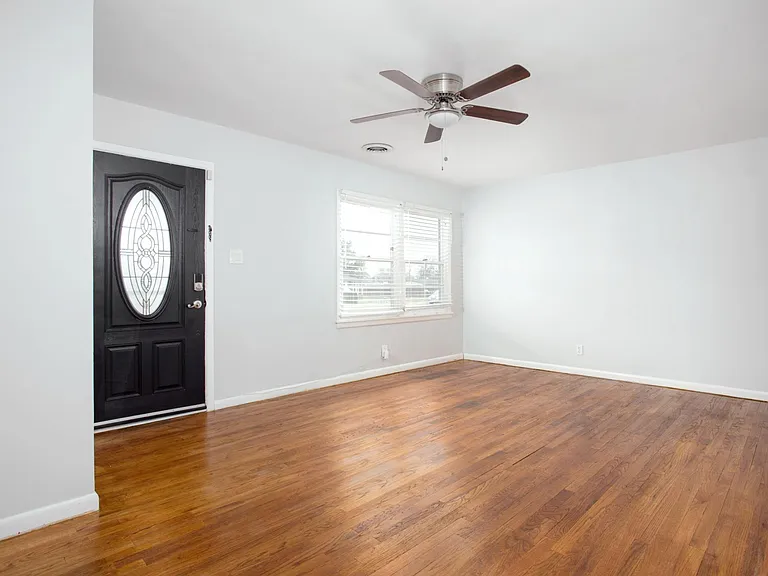 3505 Lometa Dr — Photo 10