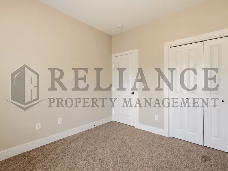 220 W May St — Photo 31