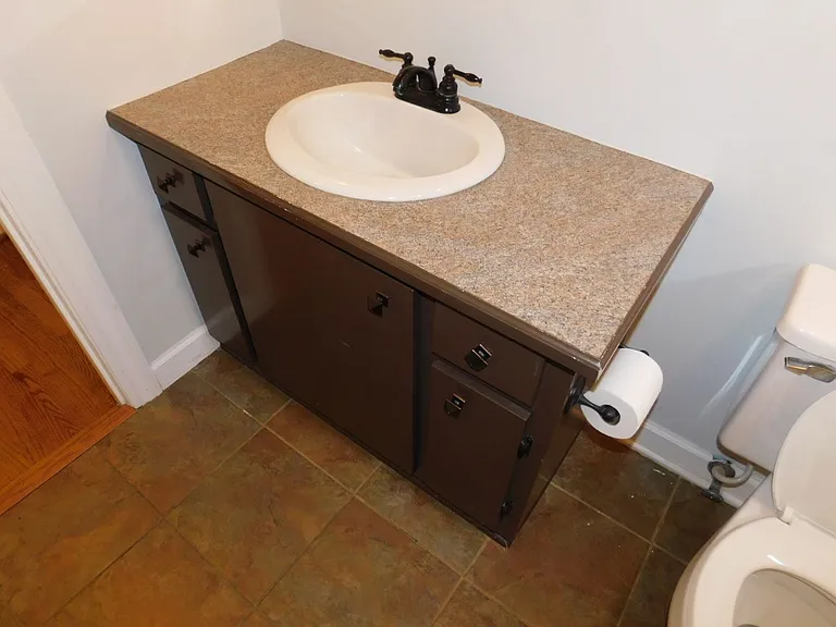2905 Mandy Ln — Photo 12