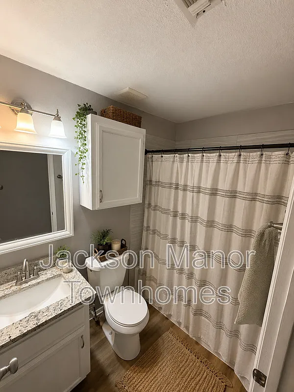 Jackson Manor Townhomes — Photo 2