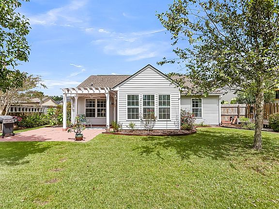 5th image of 497 Dolphin Dr