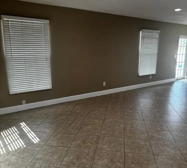 Living room with TV/Cable hookup