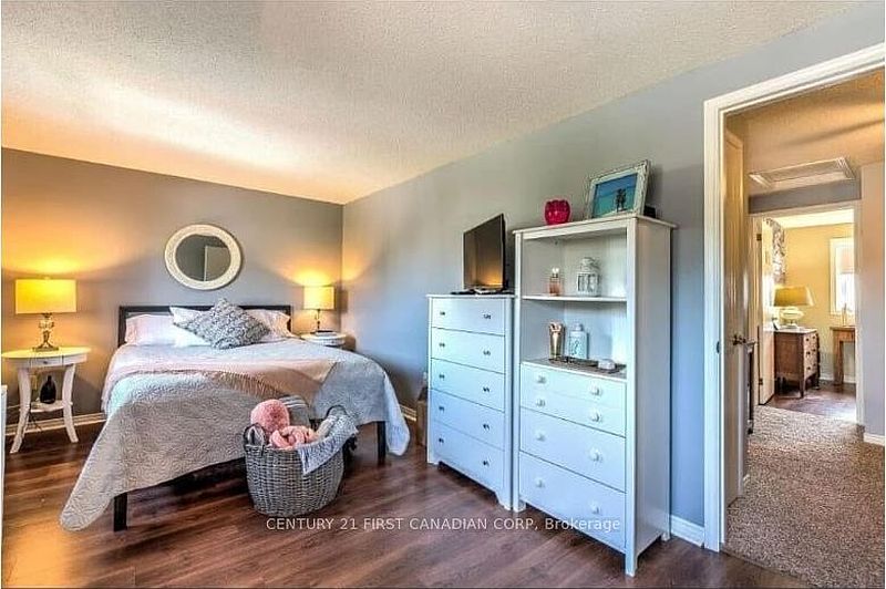 London Townhouse for rent - 3 Bedrooms — photo 6