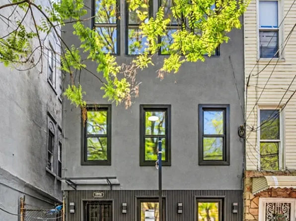 1998 Bergan Street image 1 of 7