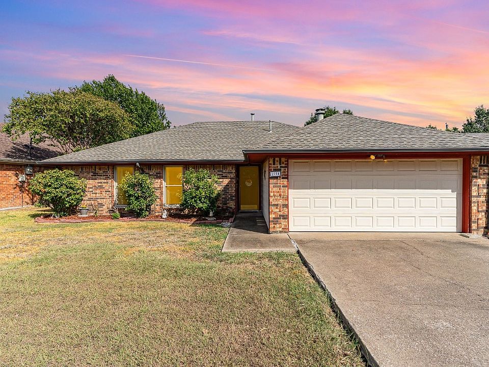 1st image of 2724 Herring Cir