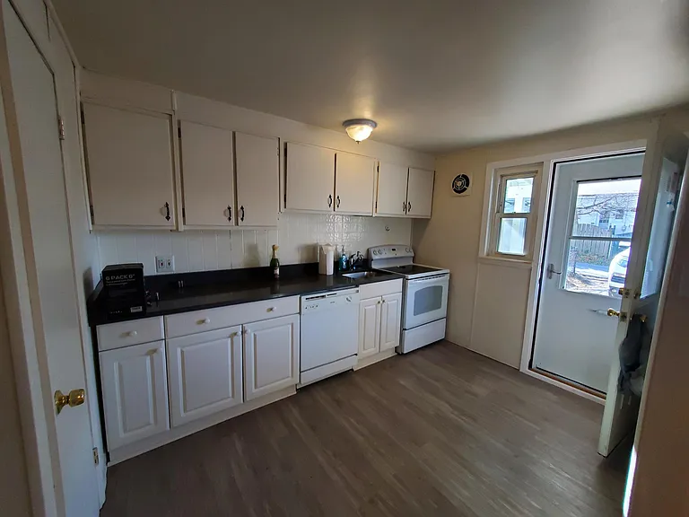 702 S Penn St — Photo 5