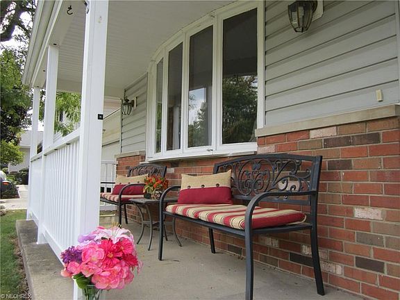 3rd image of 1124 Blueberry Hill Dr