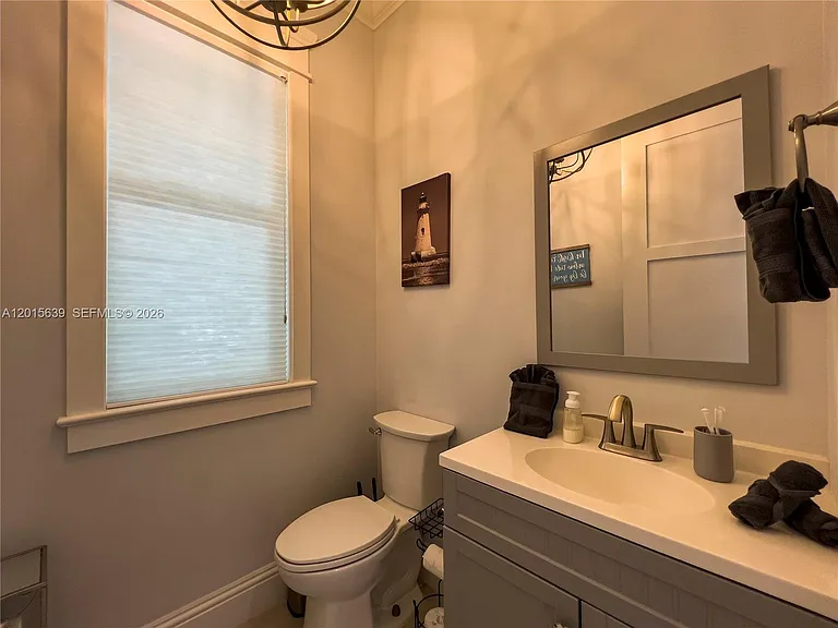 545 SW Indianola St — Photo 42