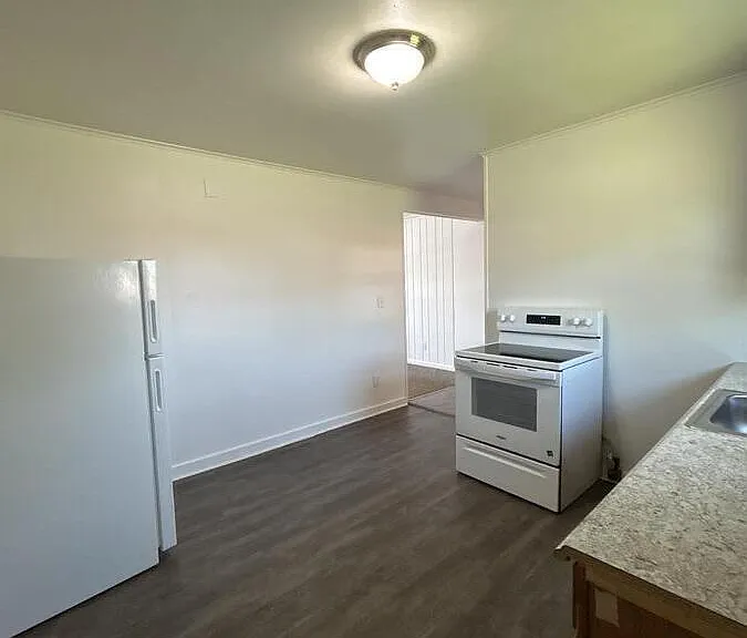 72 Harvey Pl — Photo 8