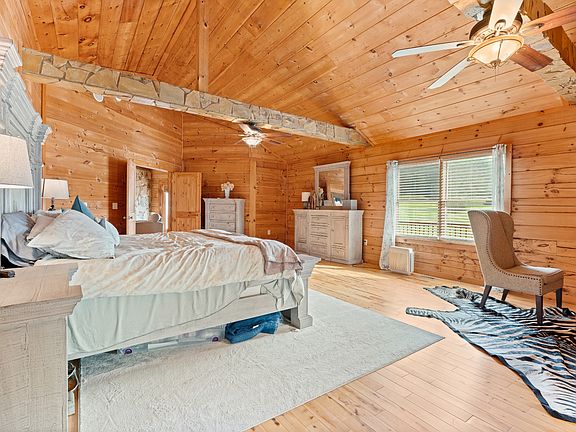 24th image of 2063 Kennedy Creek Rd