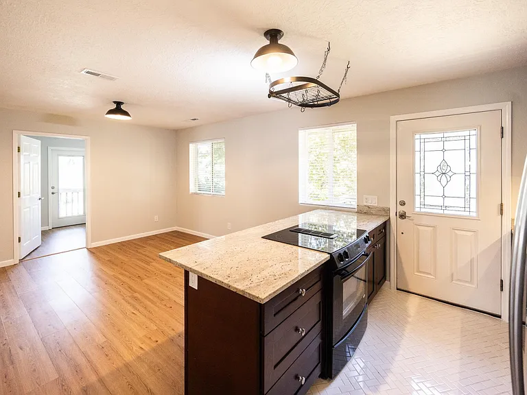 8717 NE Webster St #B — Photo 28