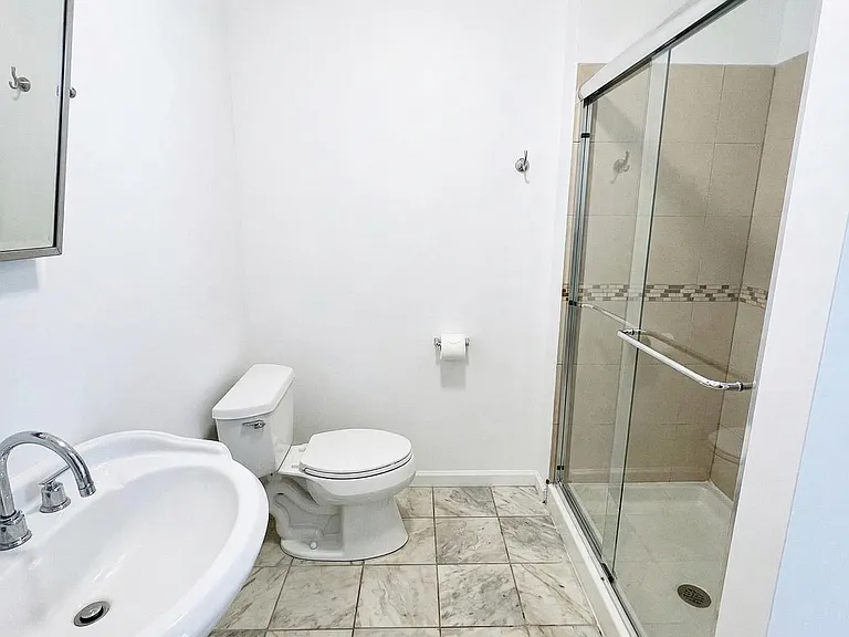 850 Grand Ave #104B — Photo 13