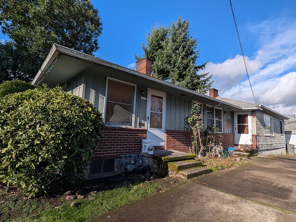 1st image of 3437-3439 SE Francis St #3437