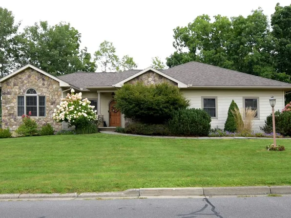 2601 Alexander St, Endwell, NY 13760