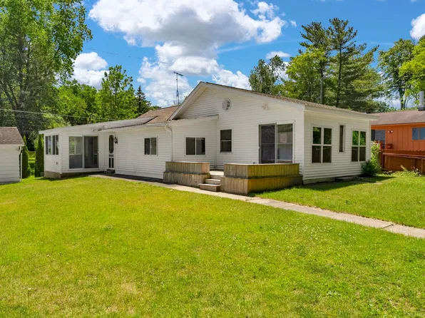 3735 Haynes Ct, Fort Gratiot, MI 48059