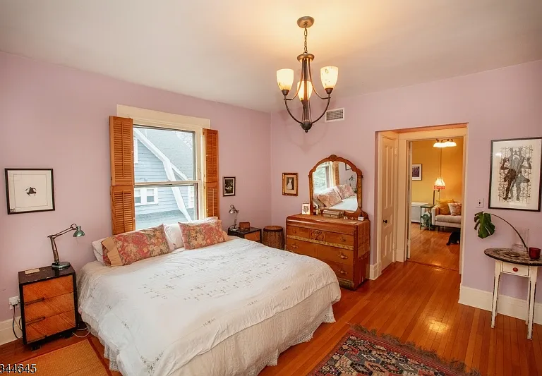 110 Montclair Ave — Photo 31