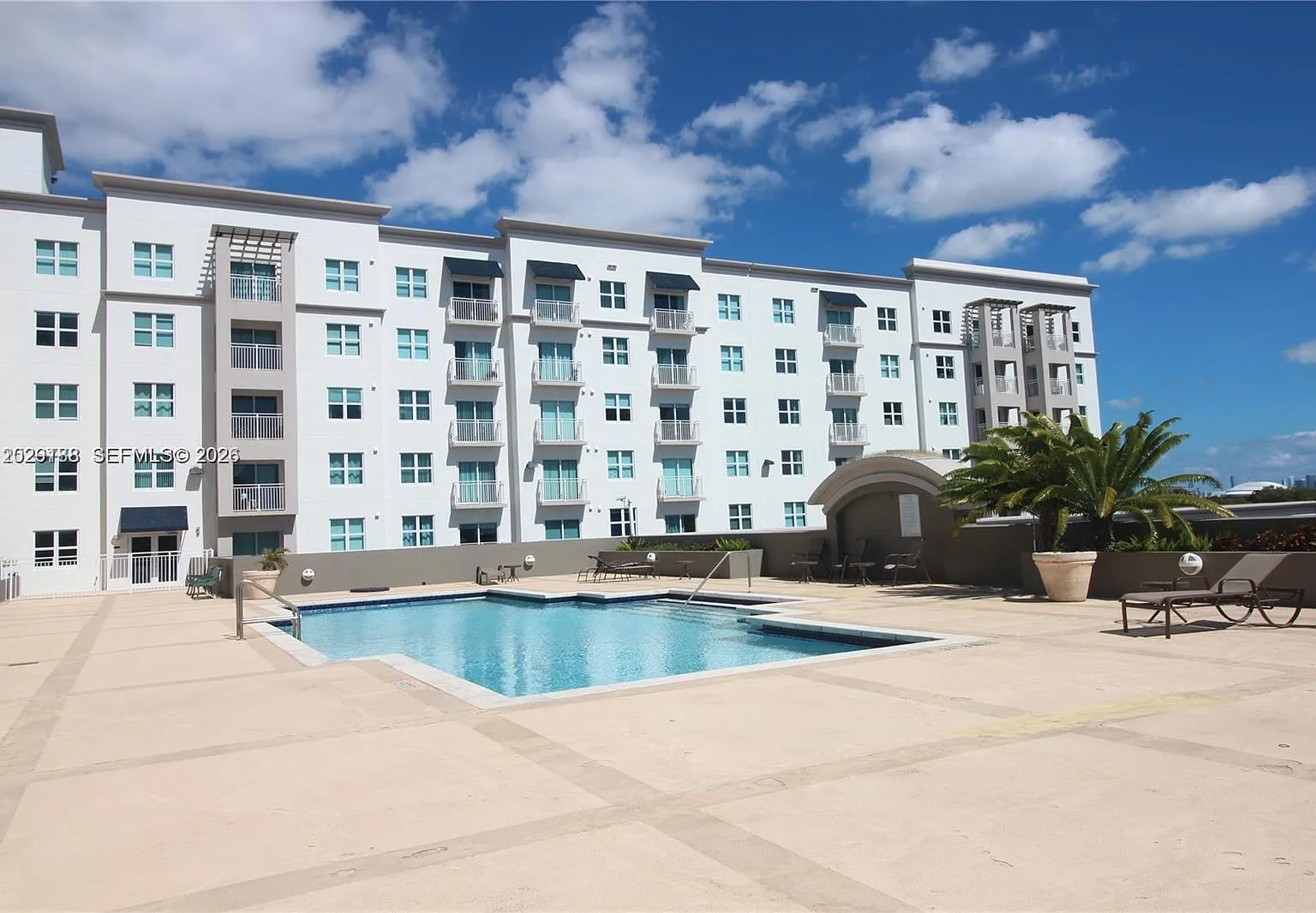 1 bed, 1.0 bath, $2,200 — Photo 3