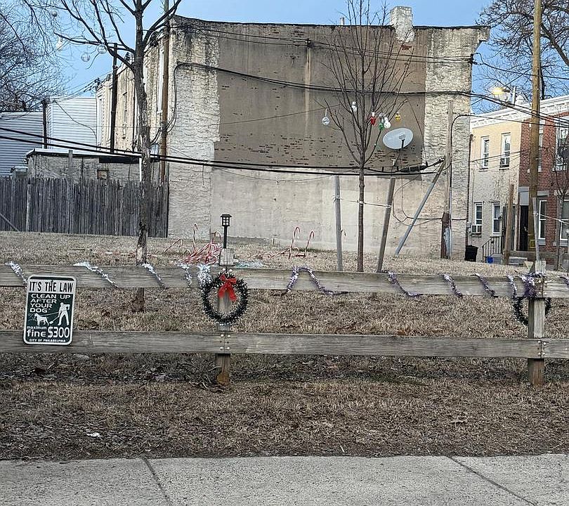2nd image of 1029 W Indiana Ave