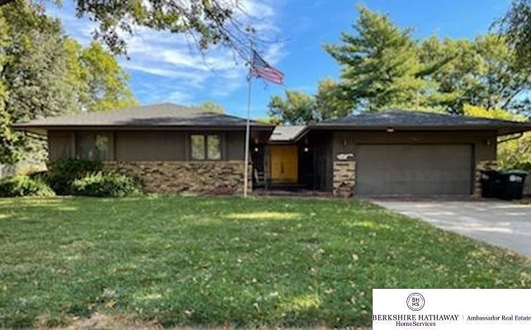 1st image of 9828 Louis Dr