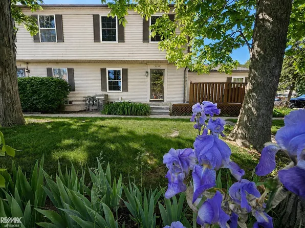 33799 Bayview Dr, Chesterfield, MI 48047