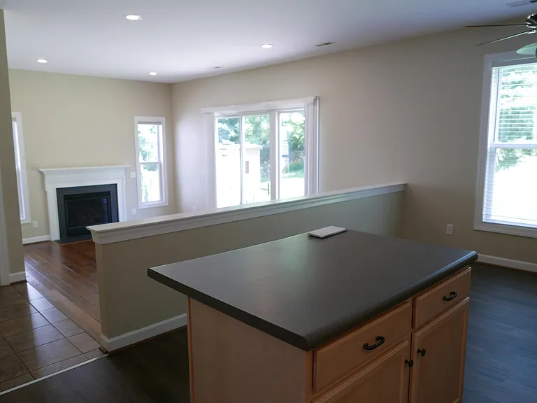 1720 Clay Dr — Photo 15