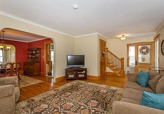 4th image of 134 Franklin Ave