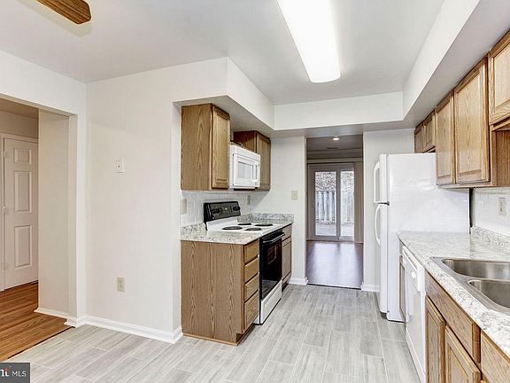 4th image of 12218 Nutmeg Ct