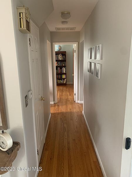 4th image of 8 East Avenue