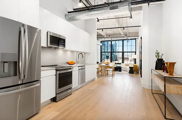 Rented by SERHANT. | media 1