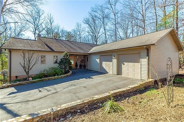 1st image of 105 Willowridge Dr