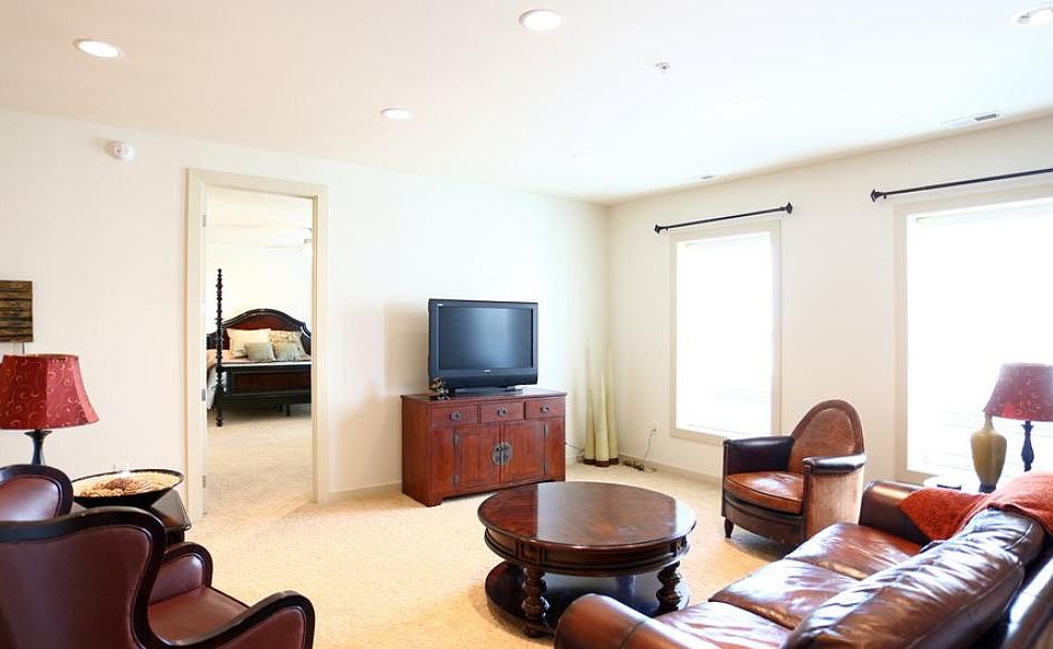 1st image of 210 S 16th St APT 718