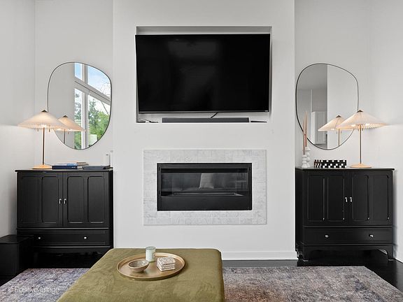 5th image of 1816 N California Ave #3N