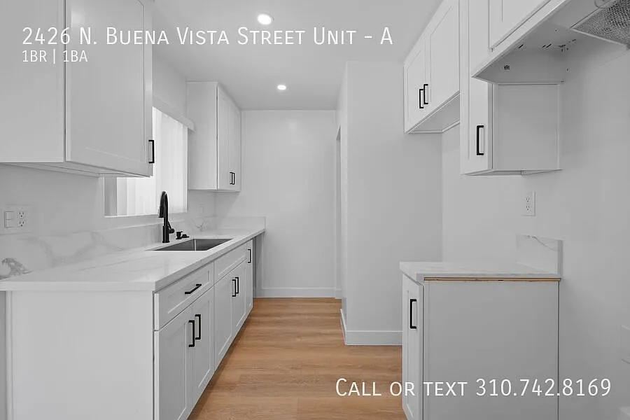 Remodeled 1BR in Burbank | Gated Community + Pet Friendly — Photo 4