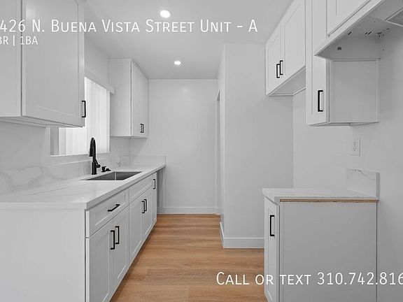 4th image of 2426 N Buena Vista St APT A