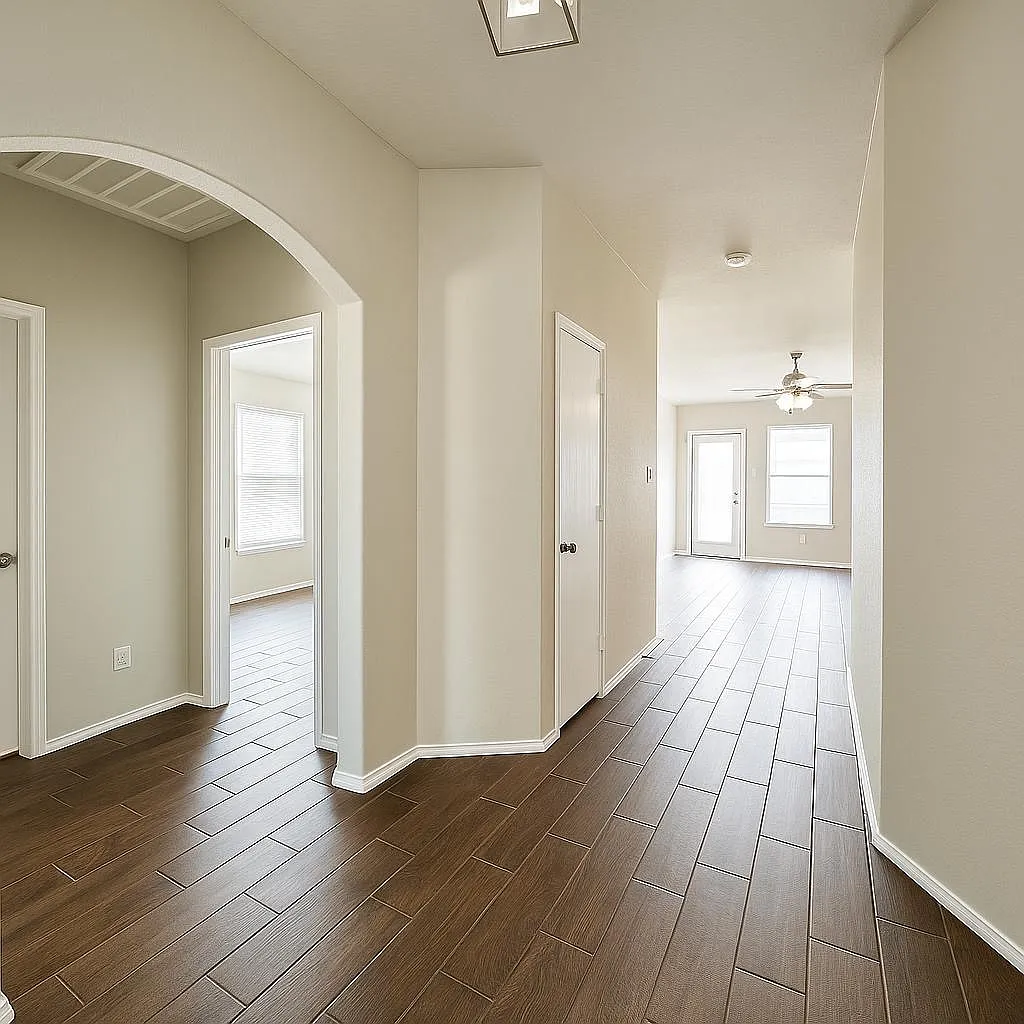 3 bed, 1360 sqft, $2,100 — Photo 3