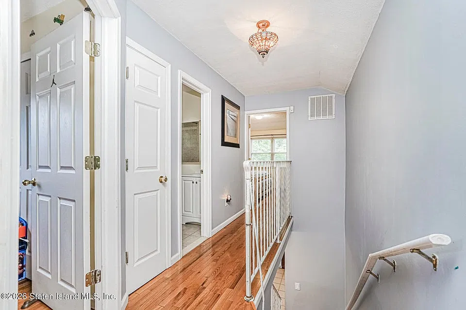 137 Lafayette Ave — Photo 2