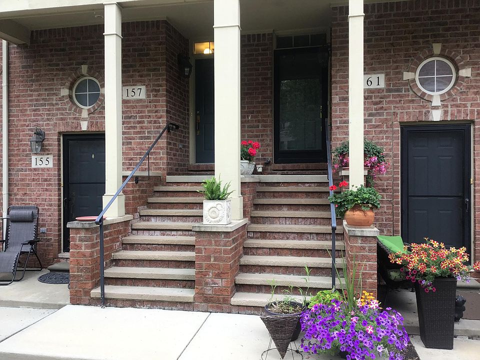 1st image of 157 E Bay Dr #1