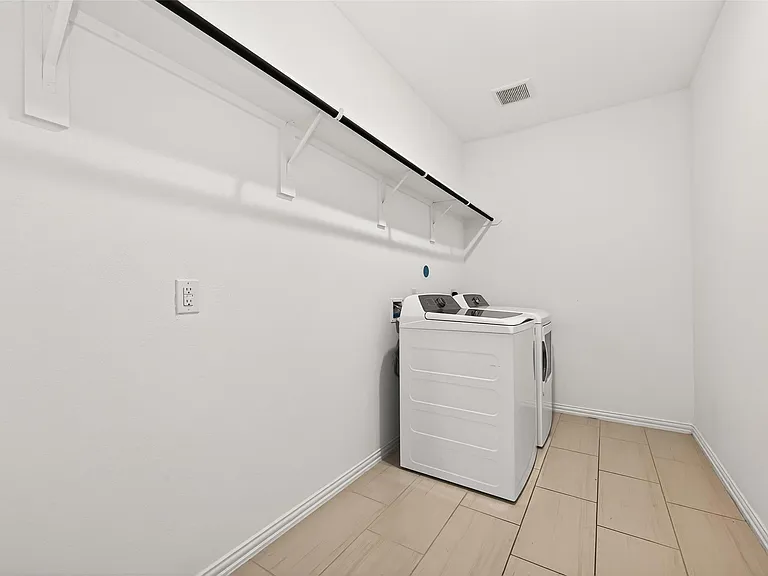 8114 Royal Palm Ct — Photo 22