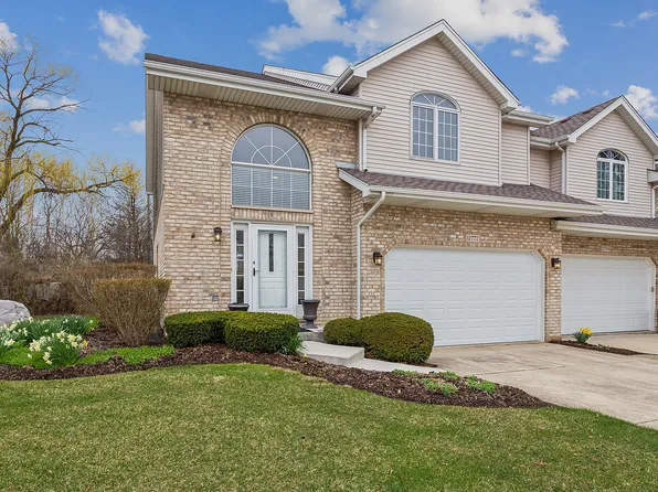 12772 Marian Dr, Lemont, IL 60439