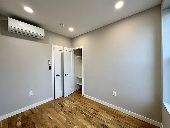 4th image of 2028 Davidson Ave #5B
